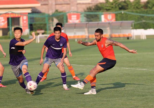 二将归队传言促泰山争议人爆发 上海行或加赛一场