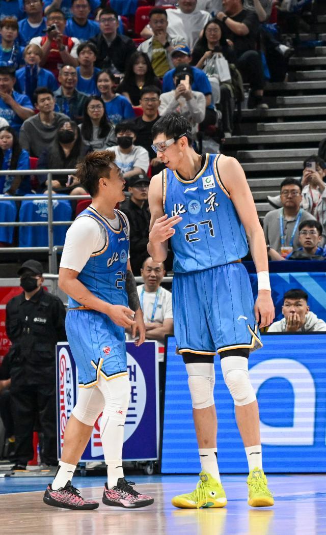 乐鱼VIP注册乐鱼官网-周琦，场上教练养成记